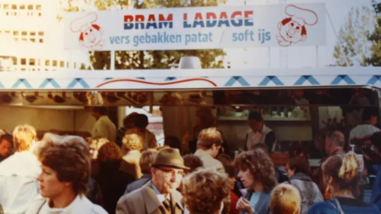De eerste marktkraam van Bram Ladage